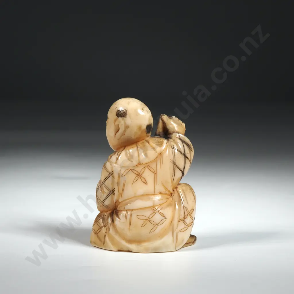 Ivory Netsuke Of a Seated Man With Open Mouth Image 1++