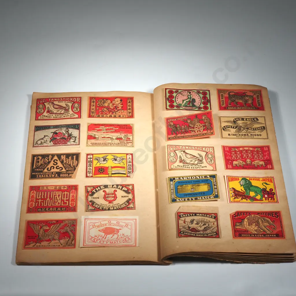 Vintage album Of 500 Match Labels  Image 1++