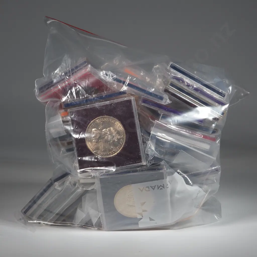 Assorted Lot of 50 New Zealand UNC One Dollar Coins  Image 1++