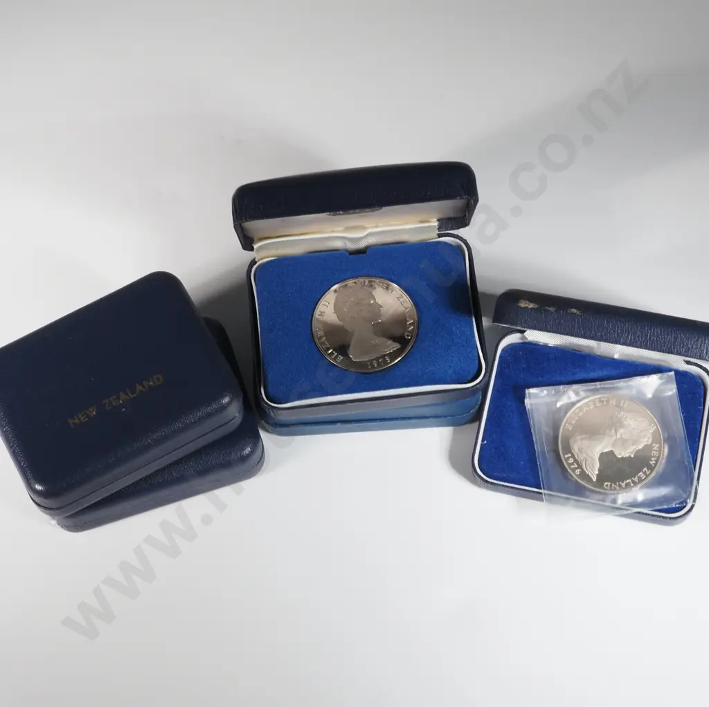 Five New Zealand Cased Proof Dollar Coins  Image 1++
