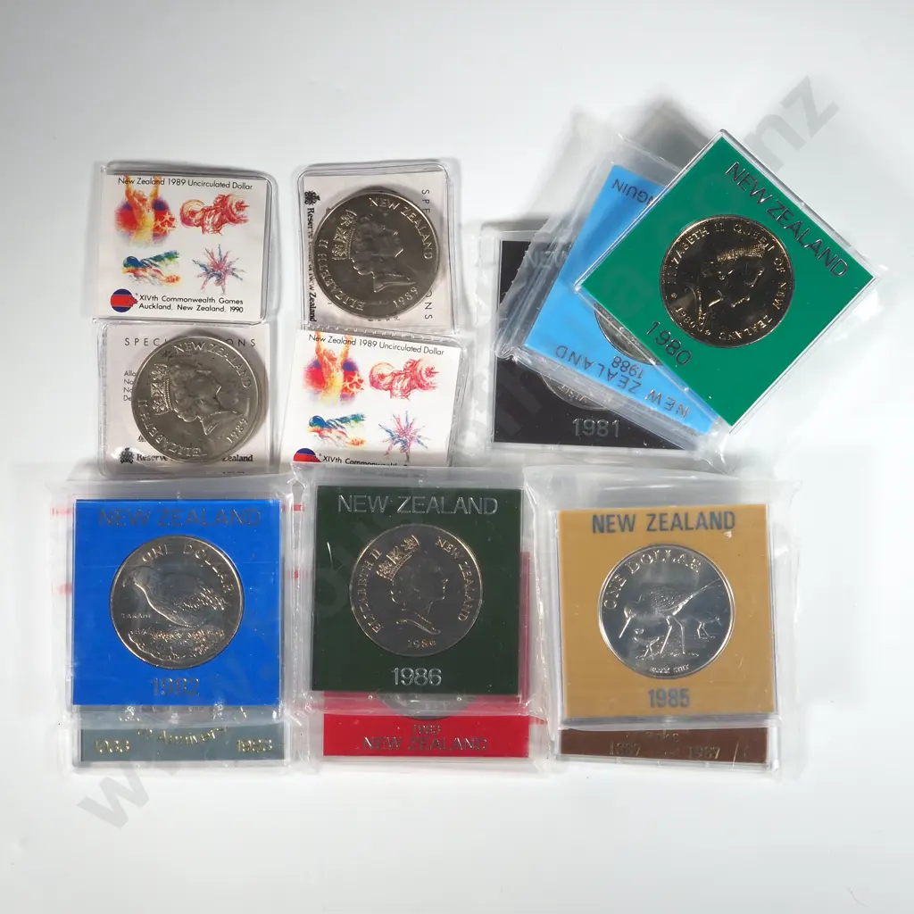 13 New Zealand UNC One Dollar Coins  Image 1++
