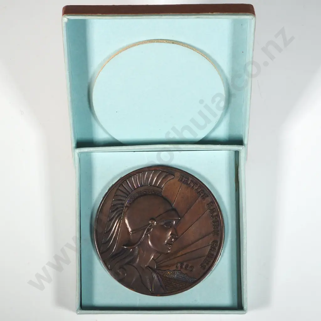1950 British Empire Medal in Bronze in Original Case - Presented to H E Cox of New Zealand - Fencer Image 1++