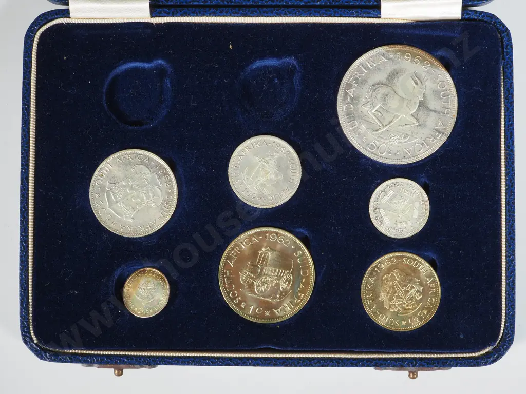 1962 South Africa Cased Proof Coin Set - Missing Gold Coins  Image 1++