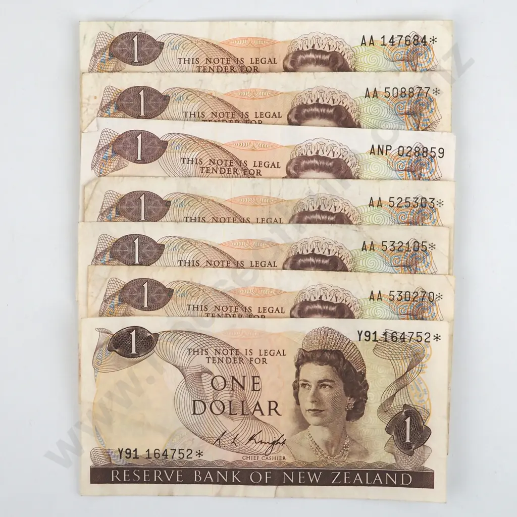 Six New Zealand One Dollar Star Banknotes - Various Signatures  Image 1++
