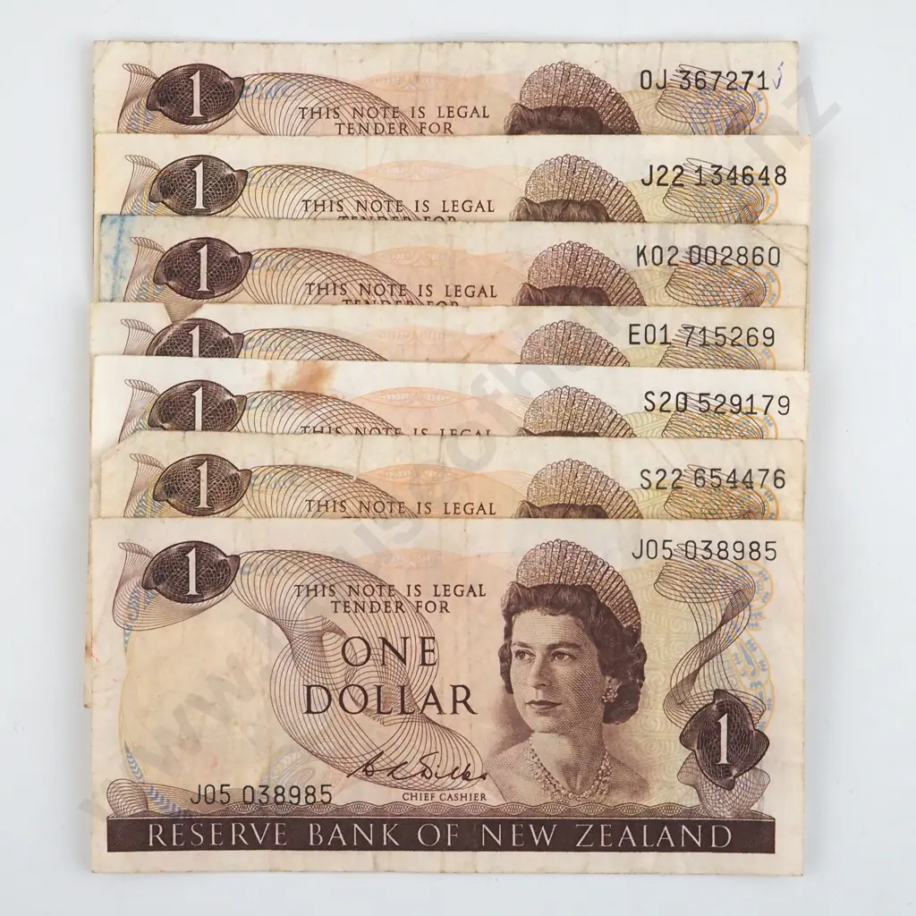 Seven New Zealand One Dollar Banknotes - Various Signatures incl Fleming - Circulated  Image 1++