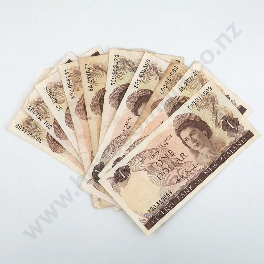 10 New Zealand Wilkes One Dollar Banknotes - Various Grades  Image 1++