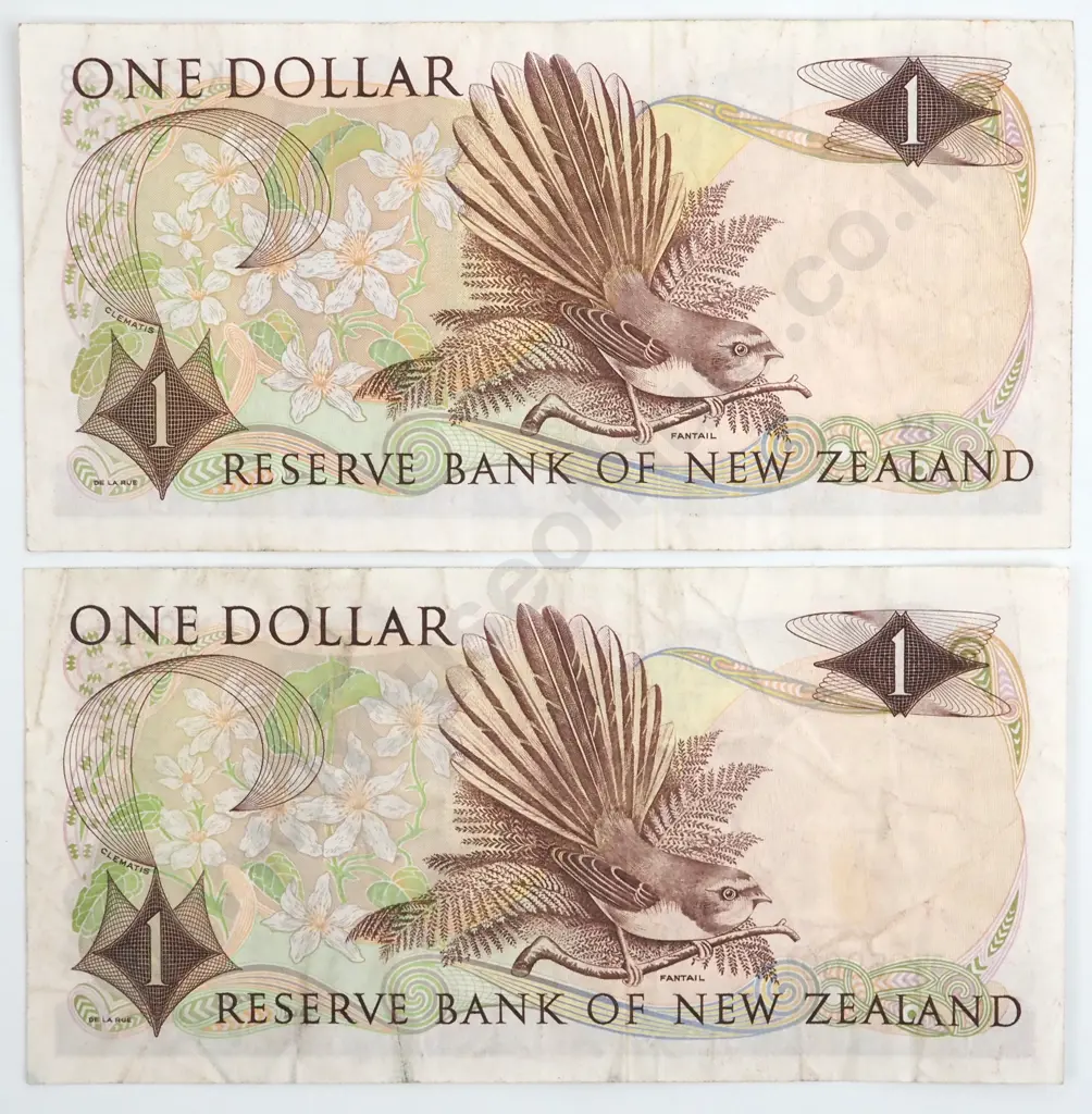 Two New Zealand Fleming One Dollar Banknotes - Circulated  Image 1++