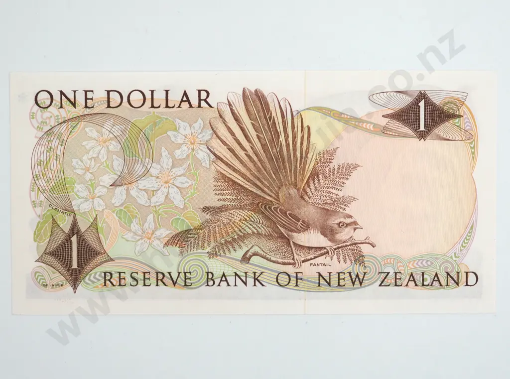 New Zealand One Dollar Hardie Star Banknote  Image 1++