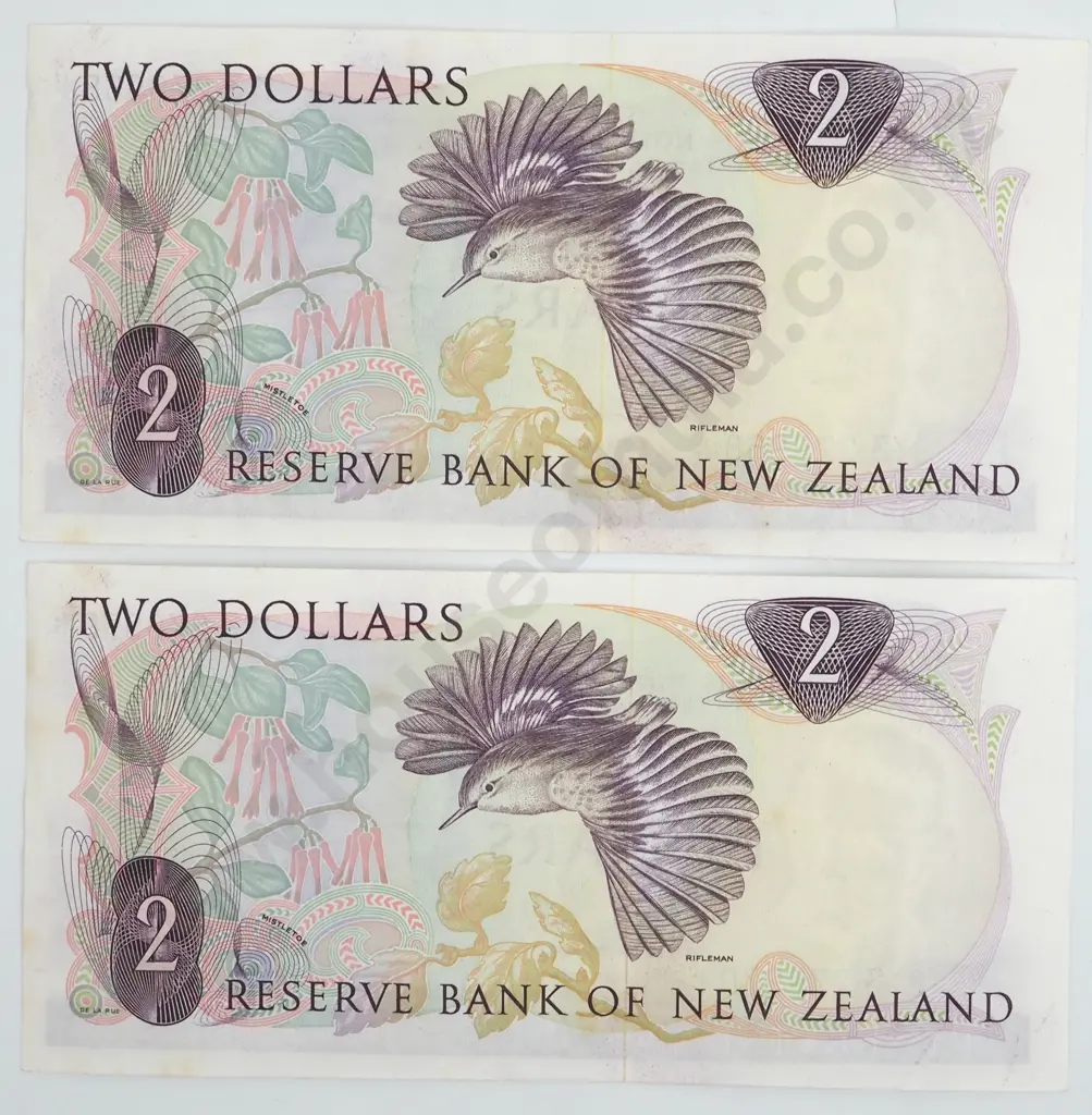 Two New Zealand haride Two Dollar Type I Star Notes  Image 1++