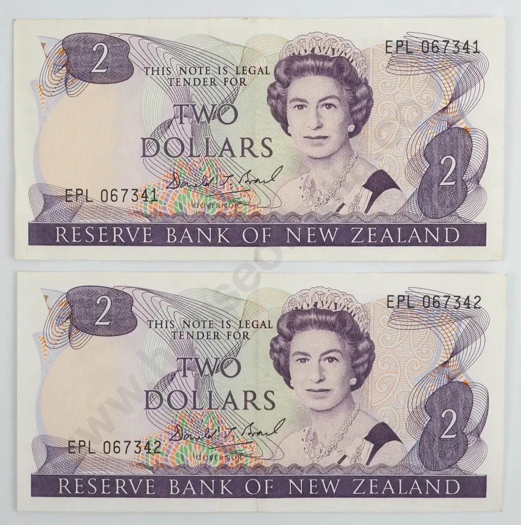 Two Consecutive  Two Dollar Brash Banknotes  Image 1++