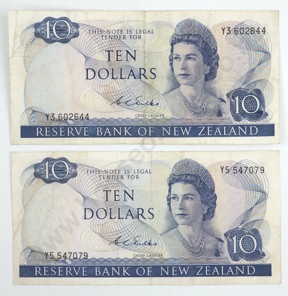 Two 10 Dollar New Zealand Wilks Banknotes  Image 1++