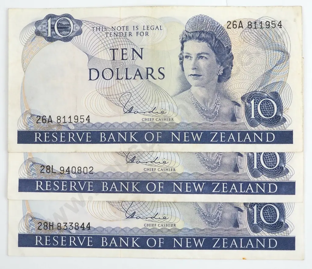 Five 10 Dollar New Zealand Hardie Banknotes - Better Grades  Image 1++