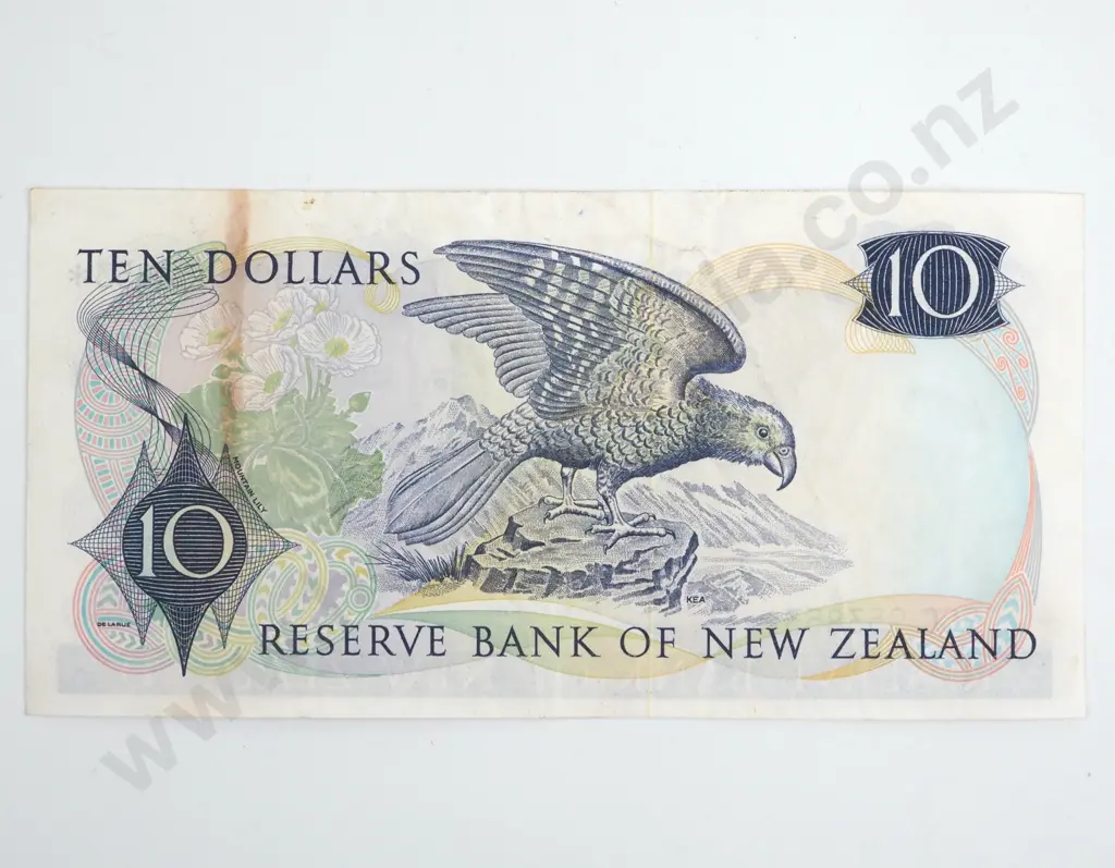 New Zealand Ten Dollar Hardie Star Banknote 99C Image 1++