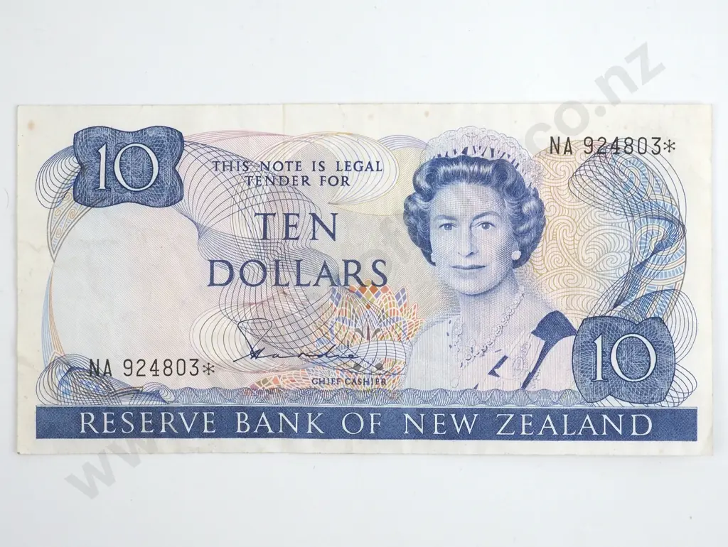 New Zealand Ten Dollar Hardie Star Banknote NA Image 1++