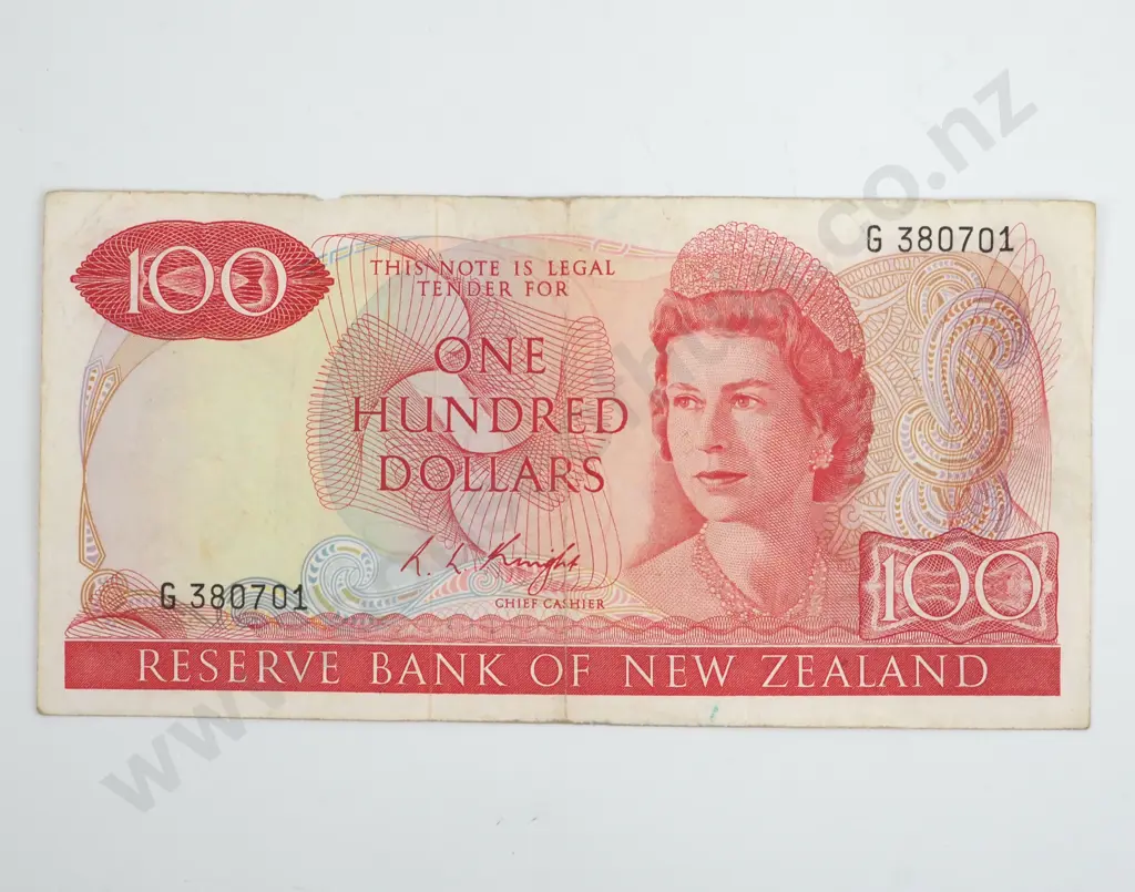 100 Dollar New Zealand Knight Banknote - G Prefix  Image 1++