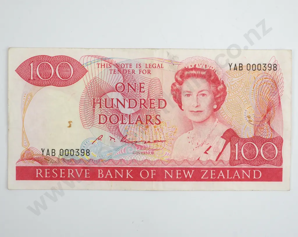 100 Dollar New Zealand Russell Banknote - First Prefix  Image 1++