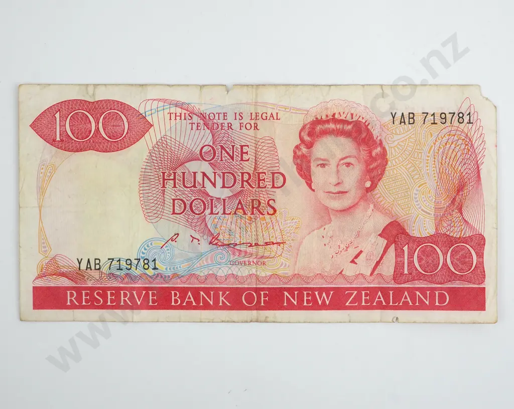 100 Dollar New Zealand Russell Banknote (First Prefix) Image 1++