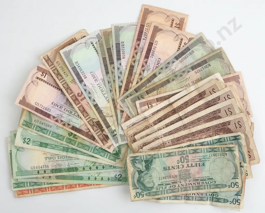 $30 of Assorted Fiji Banknotes  Image 1++