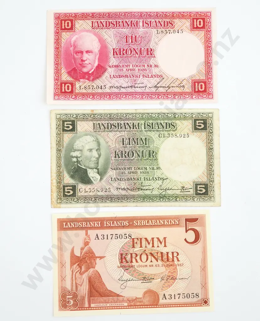 Three Banknotes from the Landsbanki Islands  Image 1++
