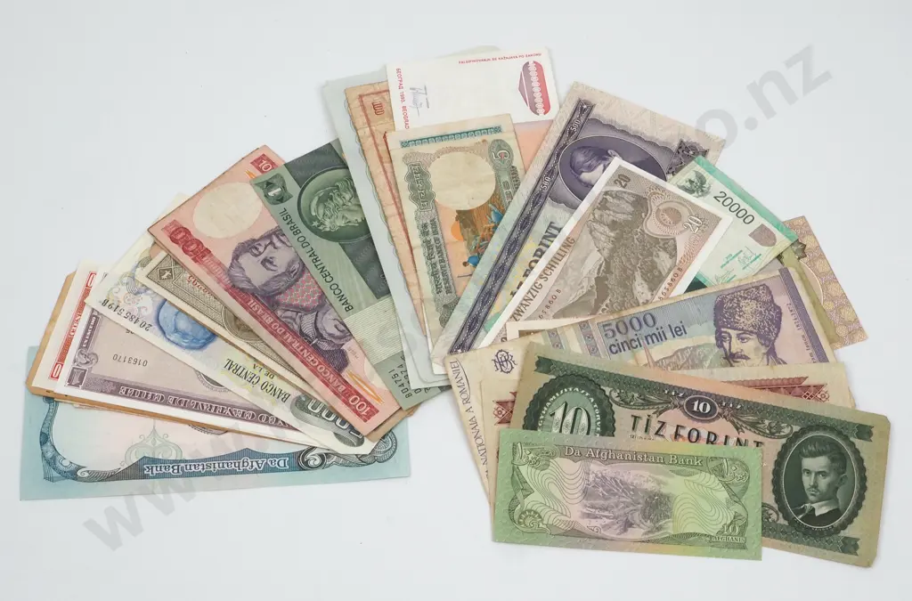 Approximately 30 Vintage World Banknotes  Image 1++