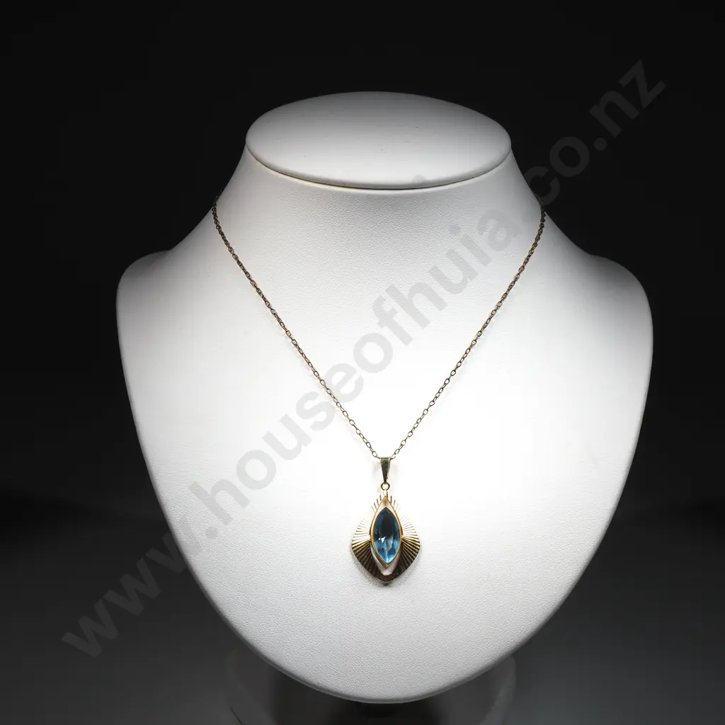 Blue Gem Gold Tone Style Pendant & Gold Tone Chain Image 1++