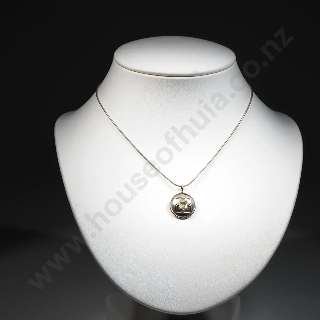 Sterling Silver Chain w Circular Sterling Silver Pendent w Yellow Toned Costume Gem Image 1++