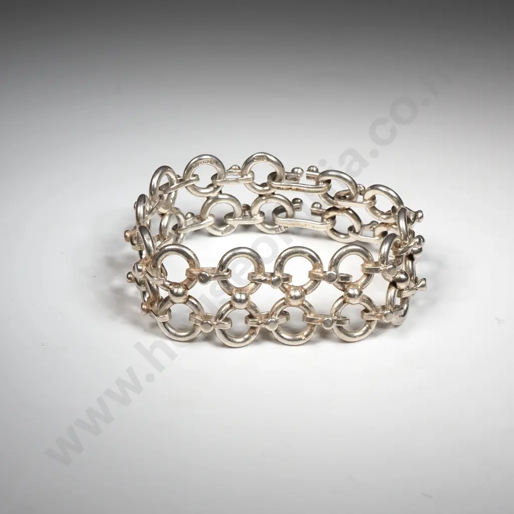 Sterling Silver Bracelet w Interlocking Figures of Elephants Image 1++