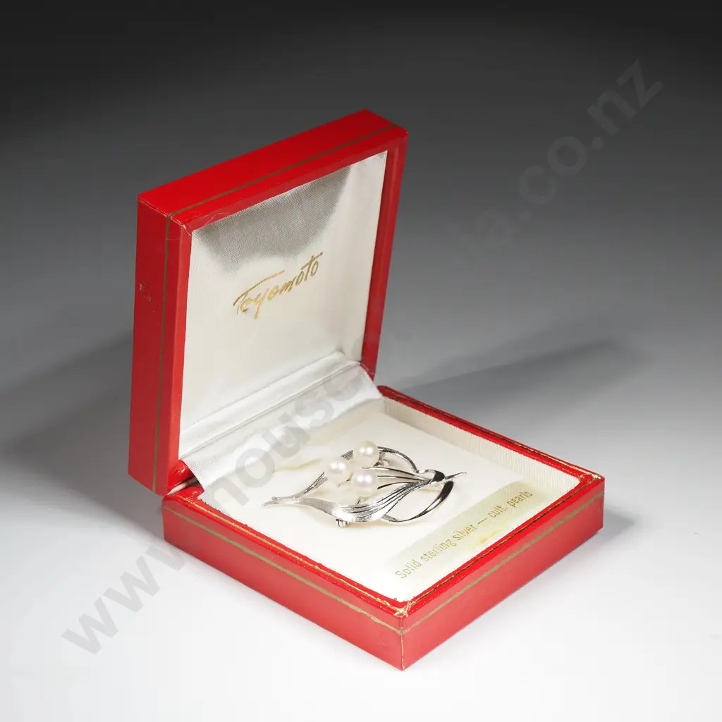 Boxed Toyomoto Sterling Silver & Cultured Pearl Brooch Image 1++
