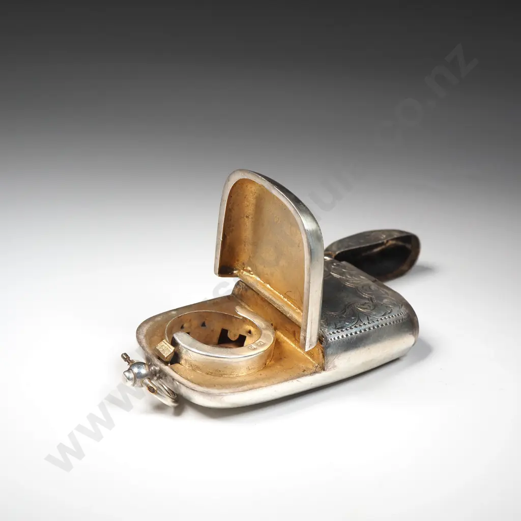 Ornate Sterling Silver Sovereign Case & Vesta - Sovereign Case Missing Spring  Image 1++