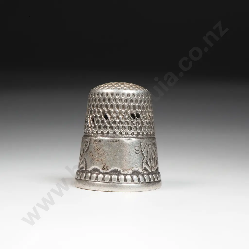 Sterling Silver Thimble - Maker Ketcham & McDougall (K&M) w Decorative Rim Image 1++