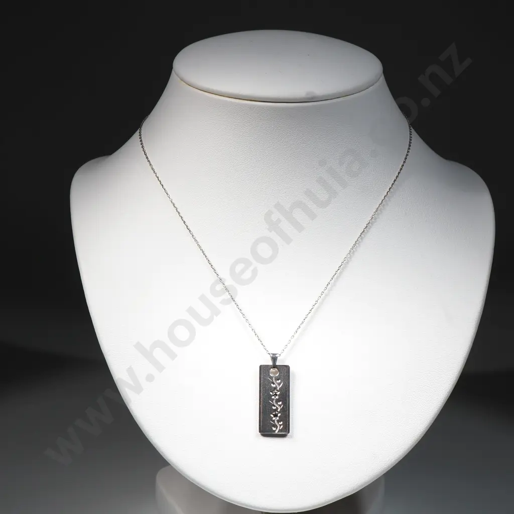 Sterling Silver Ingot Set w Blue Stones On A Chain Image 1++