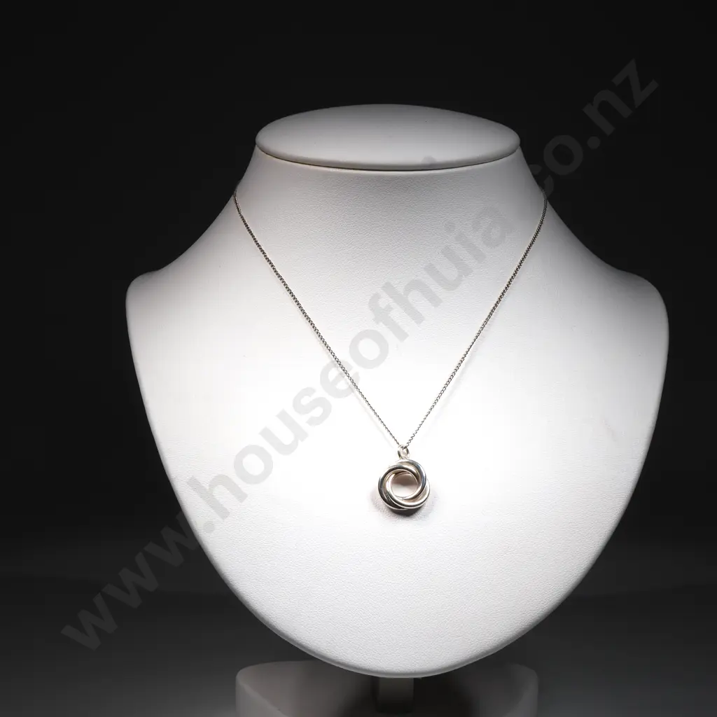 Sterling Silver Circular Pendant On Chain Image 1++