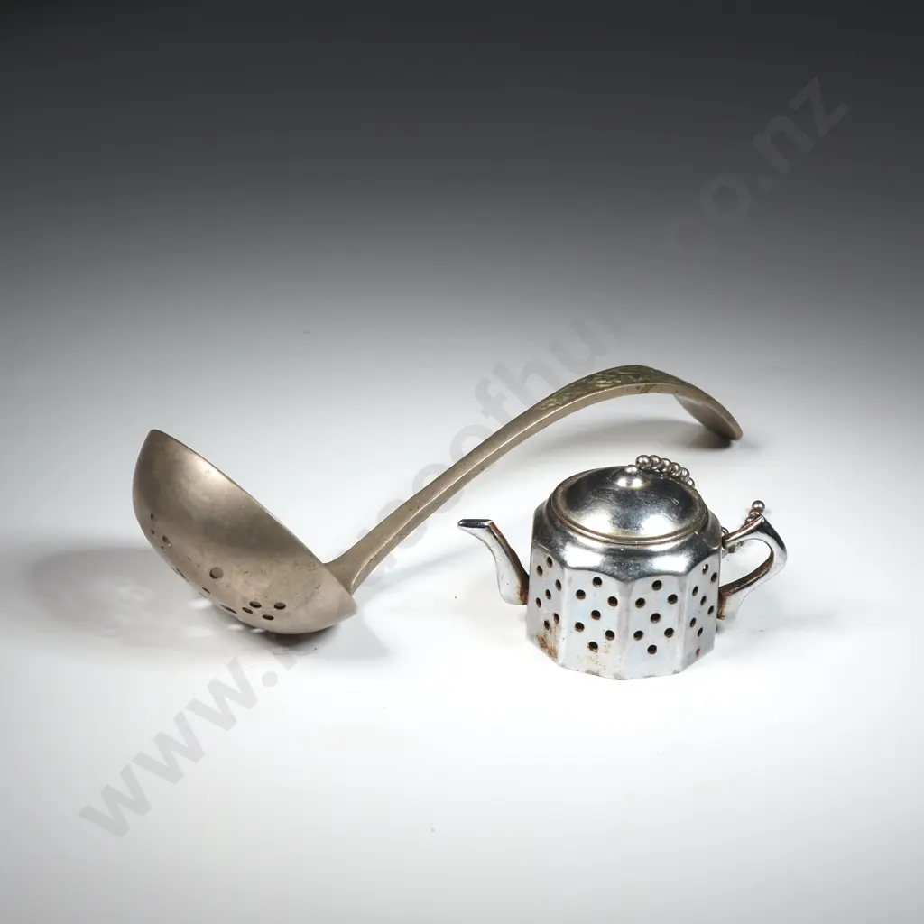 S/P Tea Pot Tea holder & Tea Strainer  Image 1++
