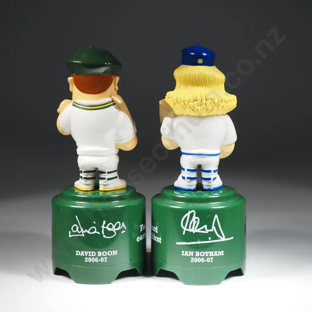 Pair of Victoria Bitter Figurines David Boon & Ian Botham Radios  Image 1++