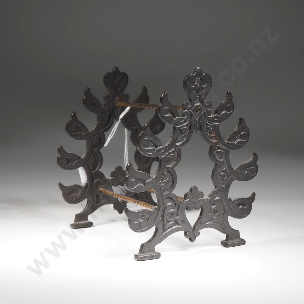 Antique Cast Iron Pen Holder AF. Image 1++