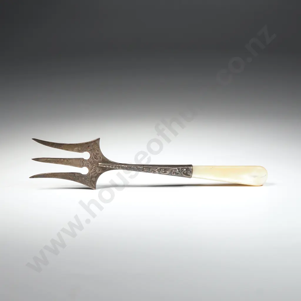 Sterling Silver & MOP Trident Image 1++