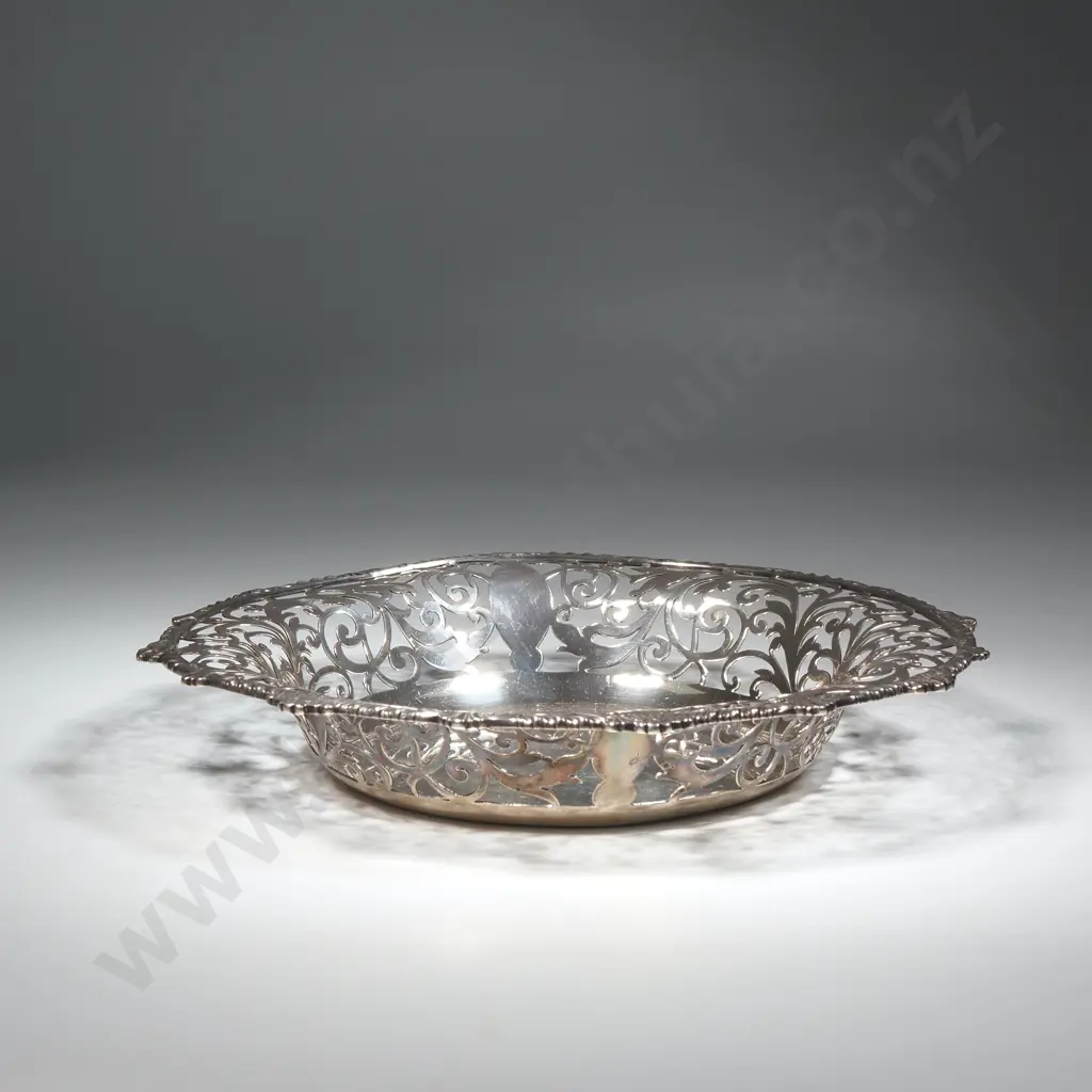 Sterling Silver Basket With Pierced Work Rim. Mappin & Webb. Sheffield 1902  Image 1++