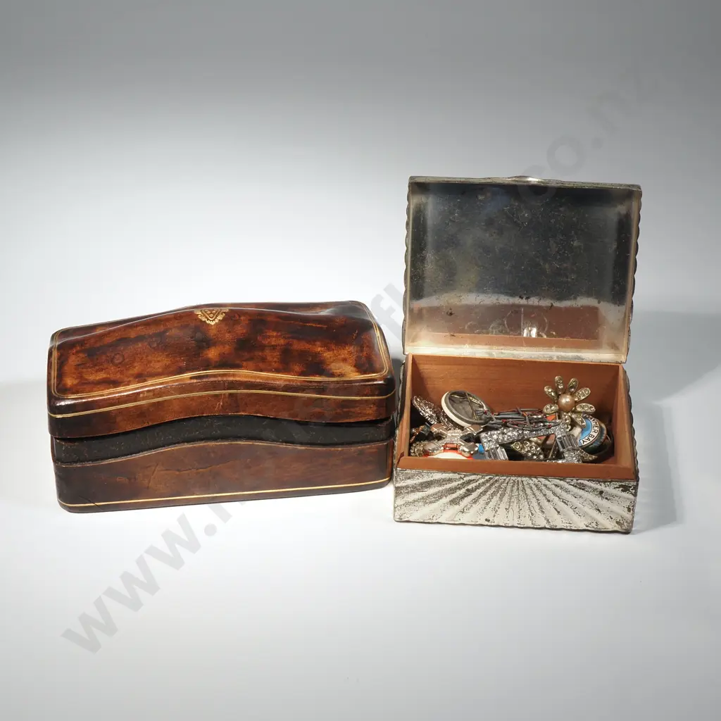 Luigi Style Leather Florentine Box, Art Deco Box In Silver Plate Containing Badges Including NZ Army Badge Image 1++