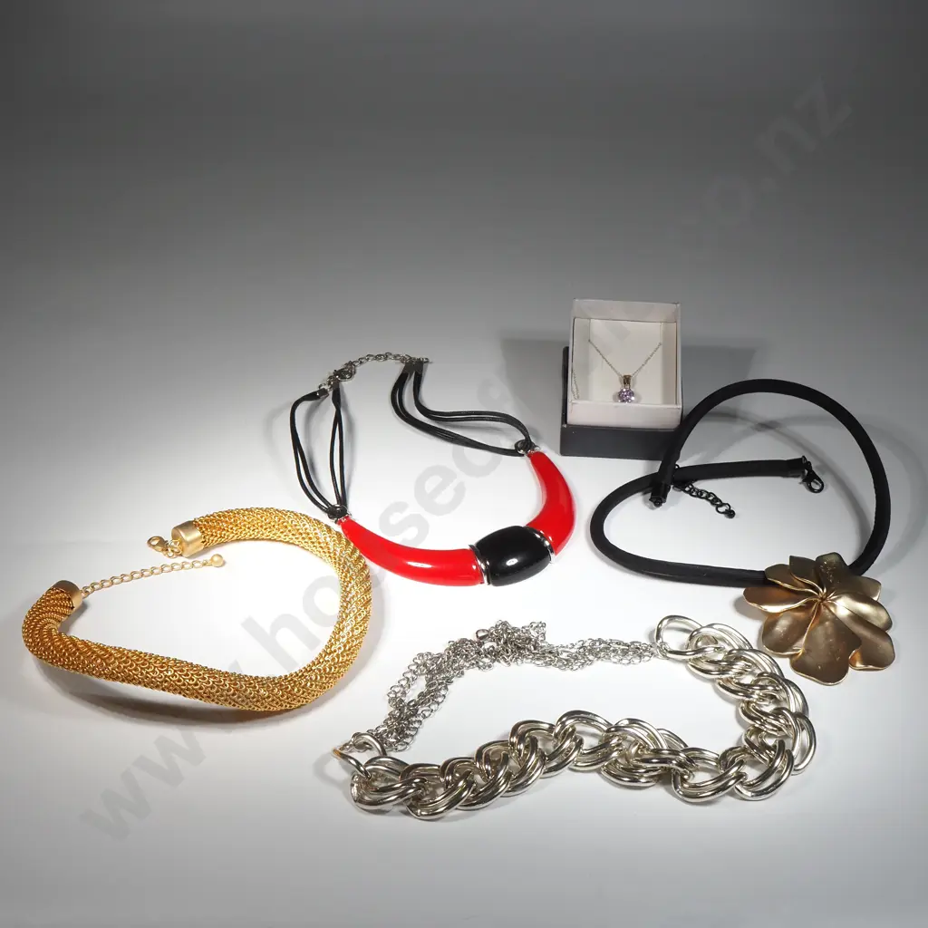 Four Costume Jewellery Necklaces Image 1++