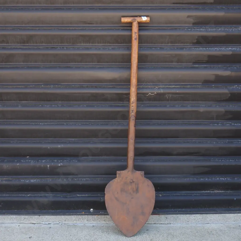Antique Ditching Spade With Elm Handle Image 1++