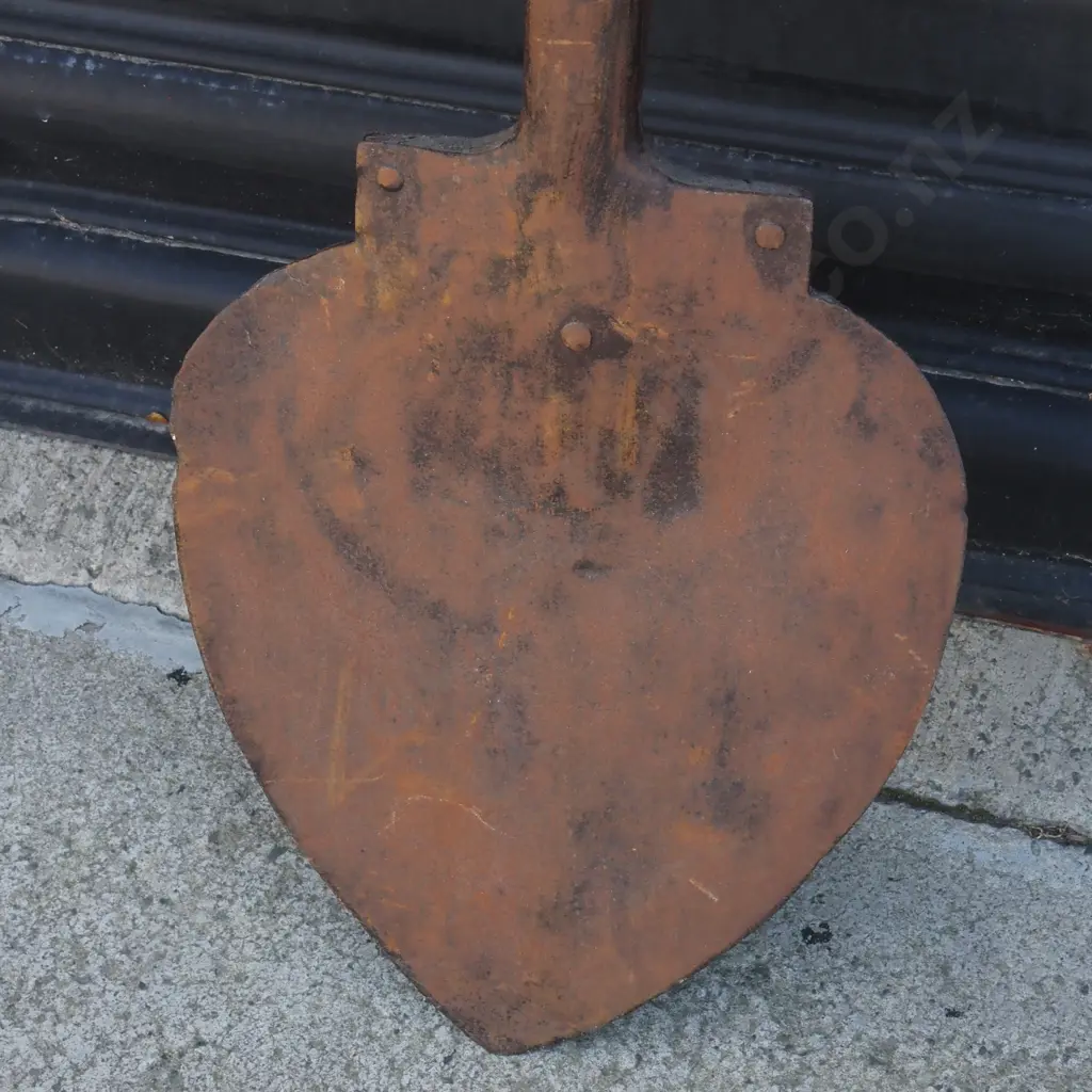 Antique Ditching Spade With Elm Handle Image 1++