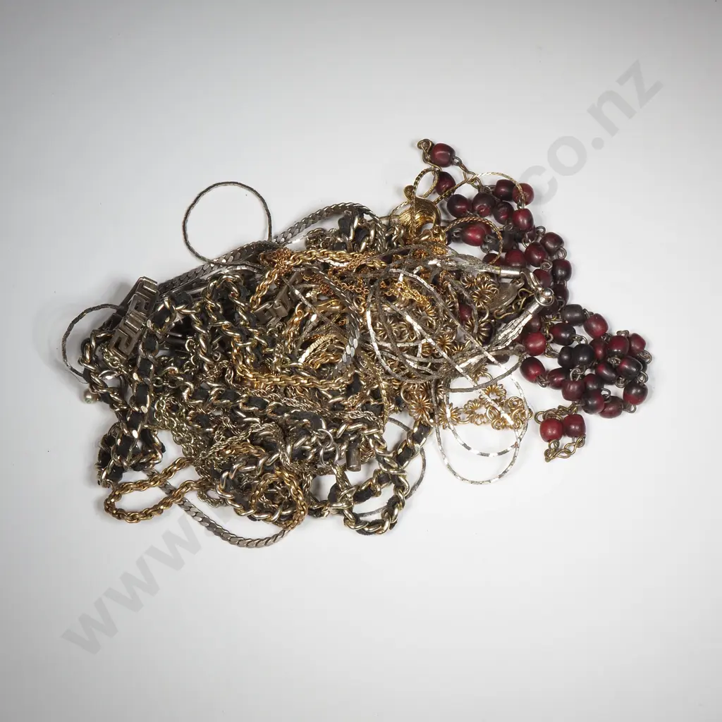 Quantity Of Vintage Necklaces Including a Rosary  Image 1++