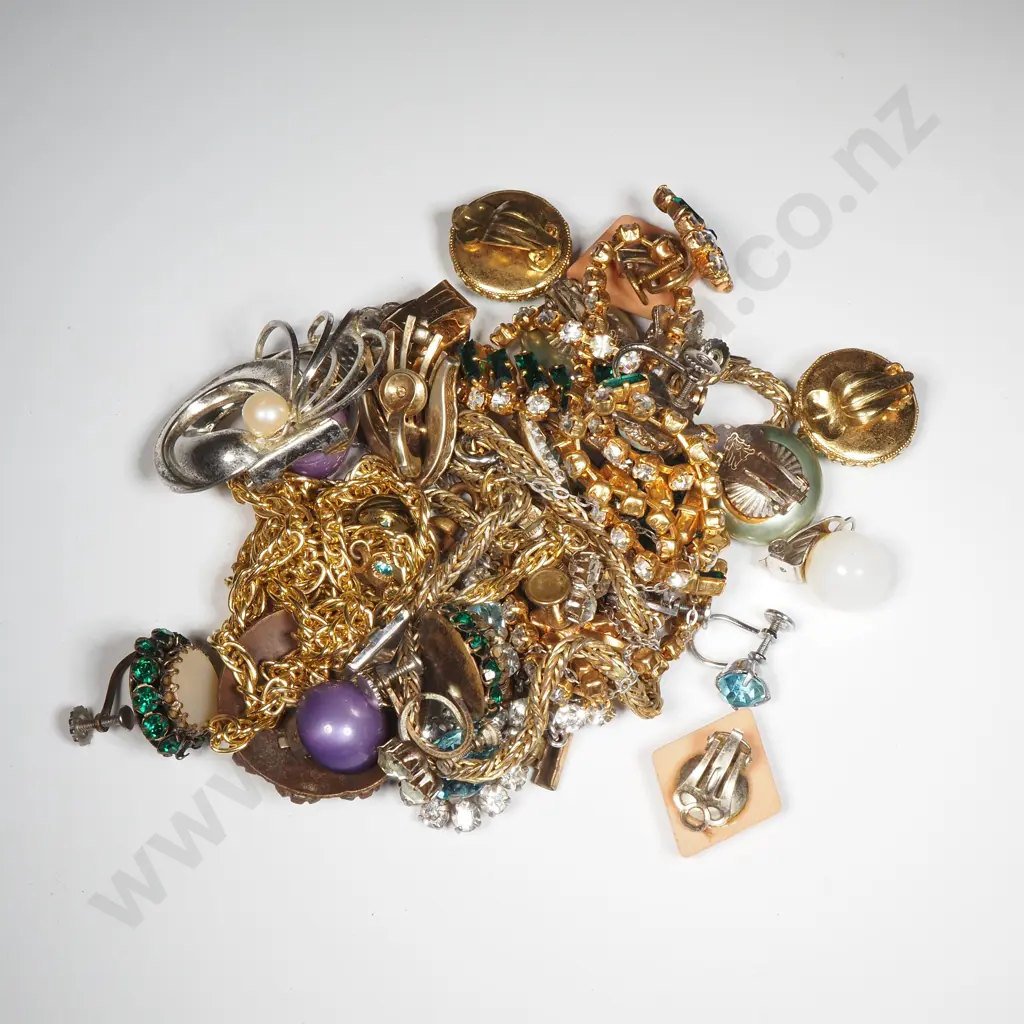 Quantity Of Costume Jewellery Including Rhinestones  Image 1++