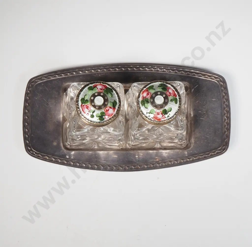 David Anderson Salt & Pepper shakers on Plated Stand  Image 1++