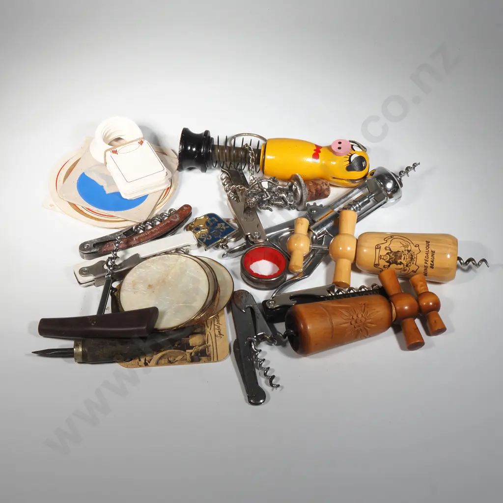 Quantity Of Corkscrews Including An Antique Horn Corkscrew Image 1++