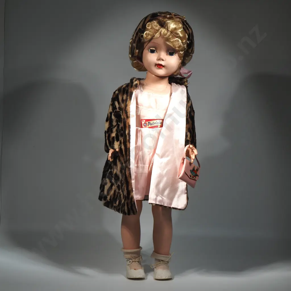 Vintage English D I L Plastic Doll In As New Condition Named "Patricia" Image 1++