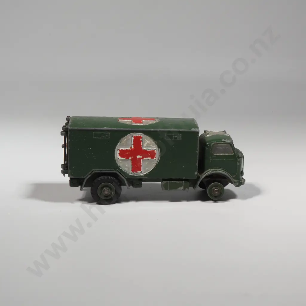 Dinky Toys: Military Ambulance Image 1++