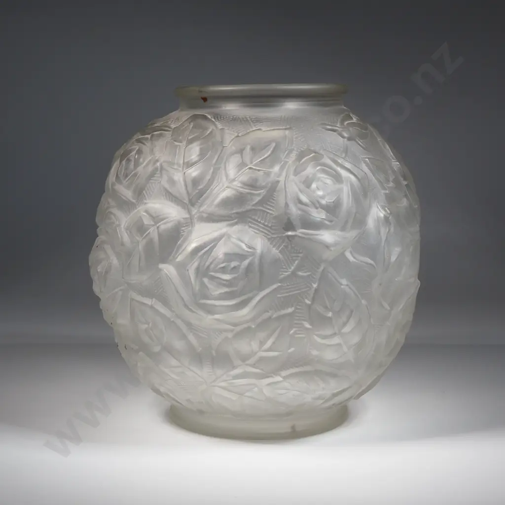 Josef Inwald Designed Barolac Roses Frosted Glass Vase  Image 1++