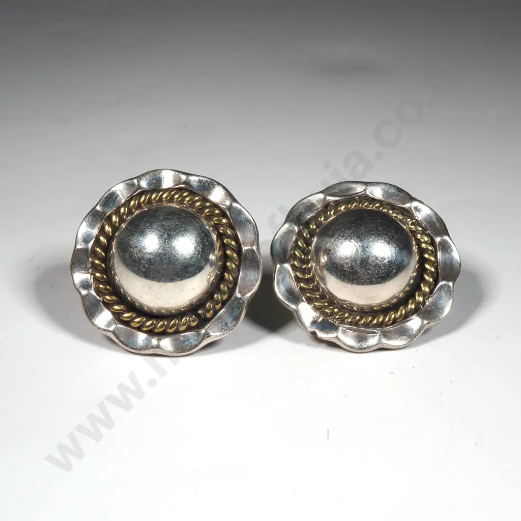 Sterling Silver Two Tone Earrings With Scalloped Edge Image 1++