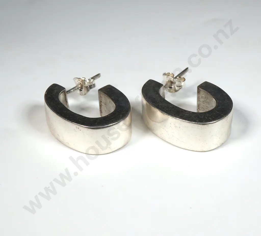 Sterling Silver Oval Thick C-Shape Hoop Earrings Image 1++